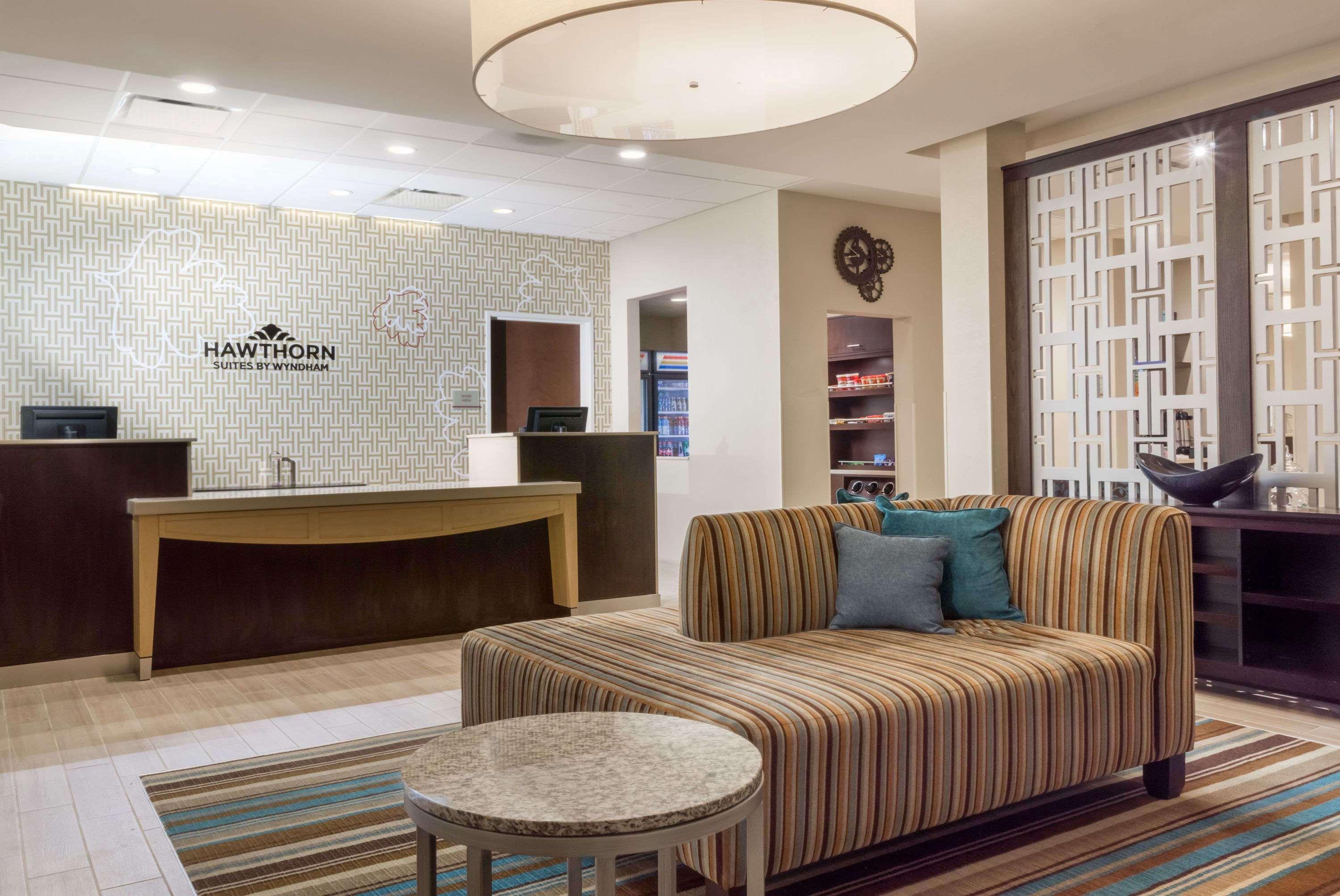 Hawthorn Suites By Wyndham Wheeling At The Highlands Triadelphia Exterior foto